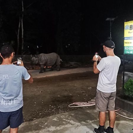 Hotel Rhinoceros-Homestay Sauraha Luaran gambar