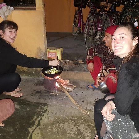 Hotel Rhinoceros-Homestay Sauraha Luaran gambar