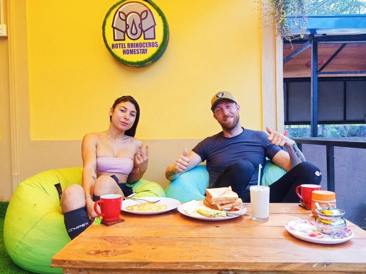 Hotel Rhinoceros-Homestay Sauraha Luaran gambar