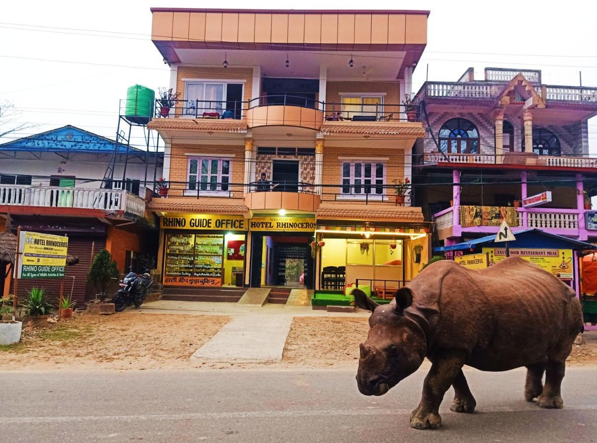 Hotel Rhinoceros-Homestay Sauraha Luaran gambar