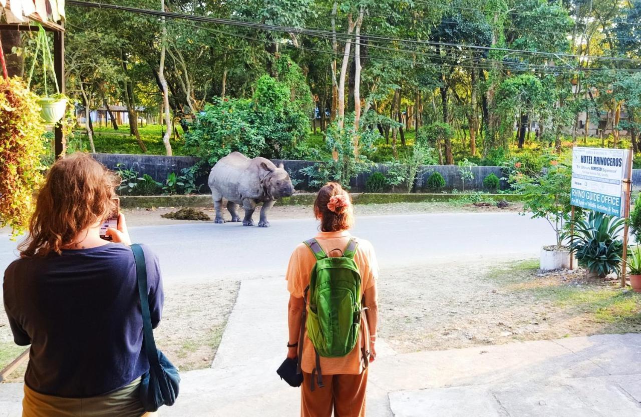 Hotel Rhinoceros-Homestay Sauraha Luaran gambar