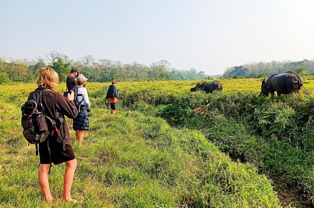 Hotel Rhinoceros-Homestay Sauraha Luaran gambar