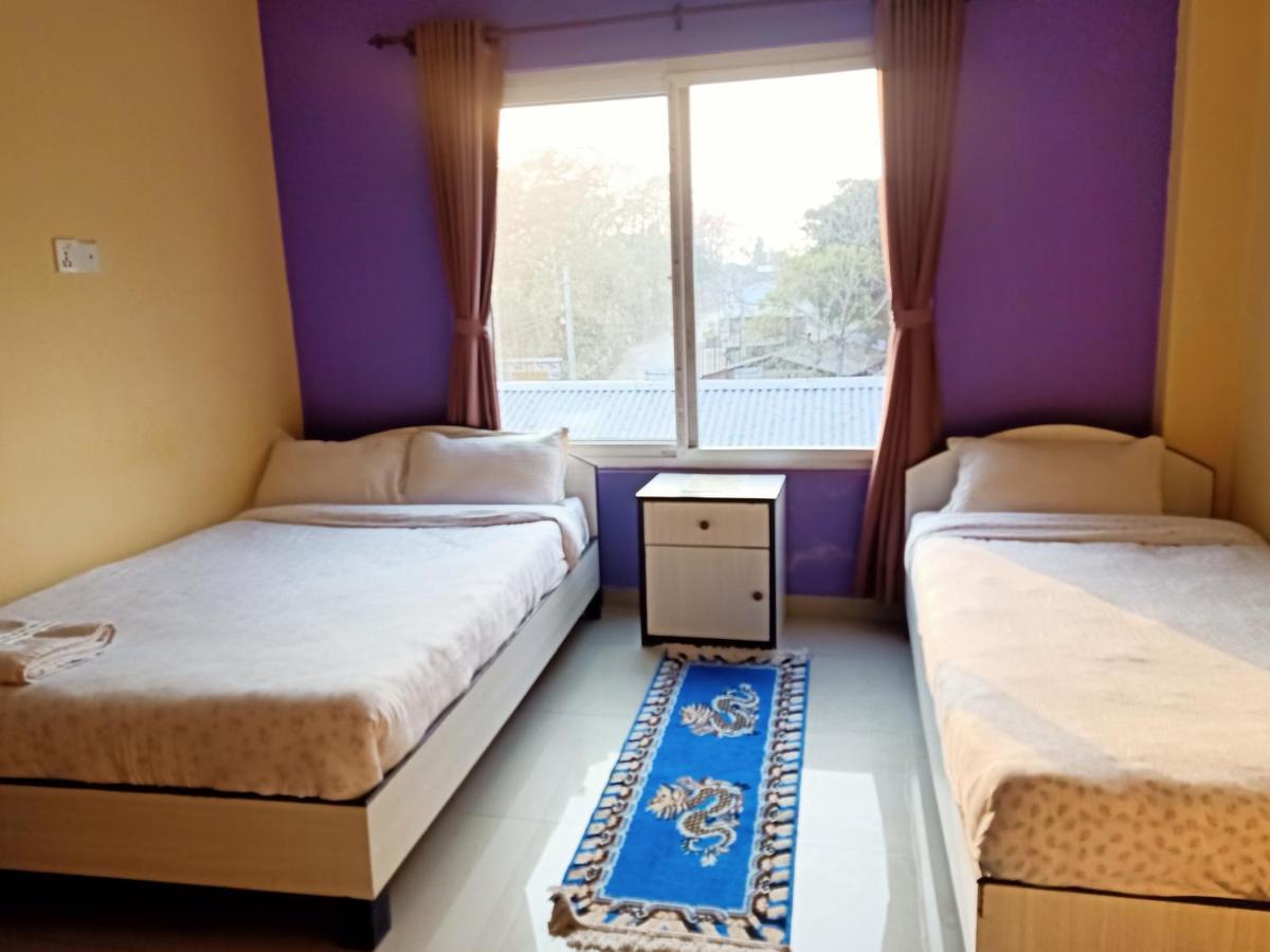 Hotel Rhinoceros-Homestay Sauraha Luaran gambar