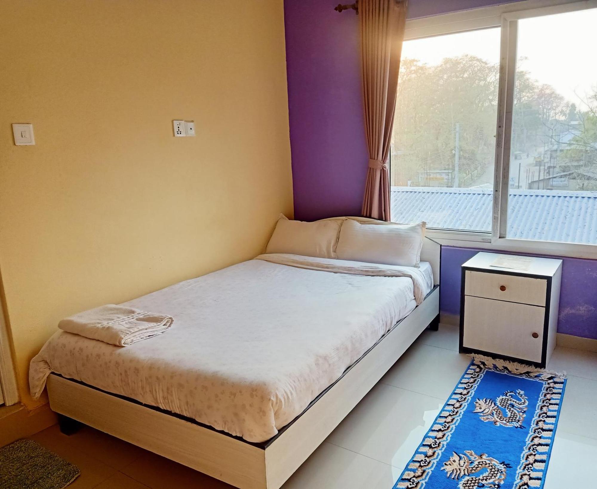 Hotel Rhinoceros-Homestay Sauraha Bilik gambar