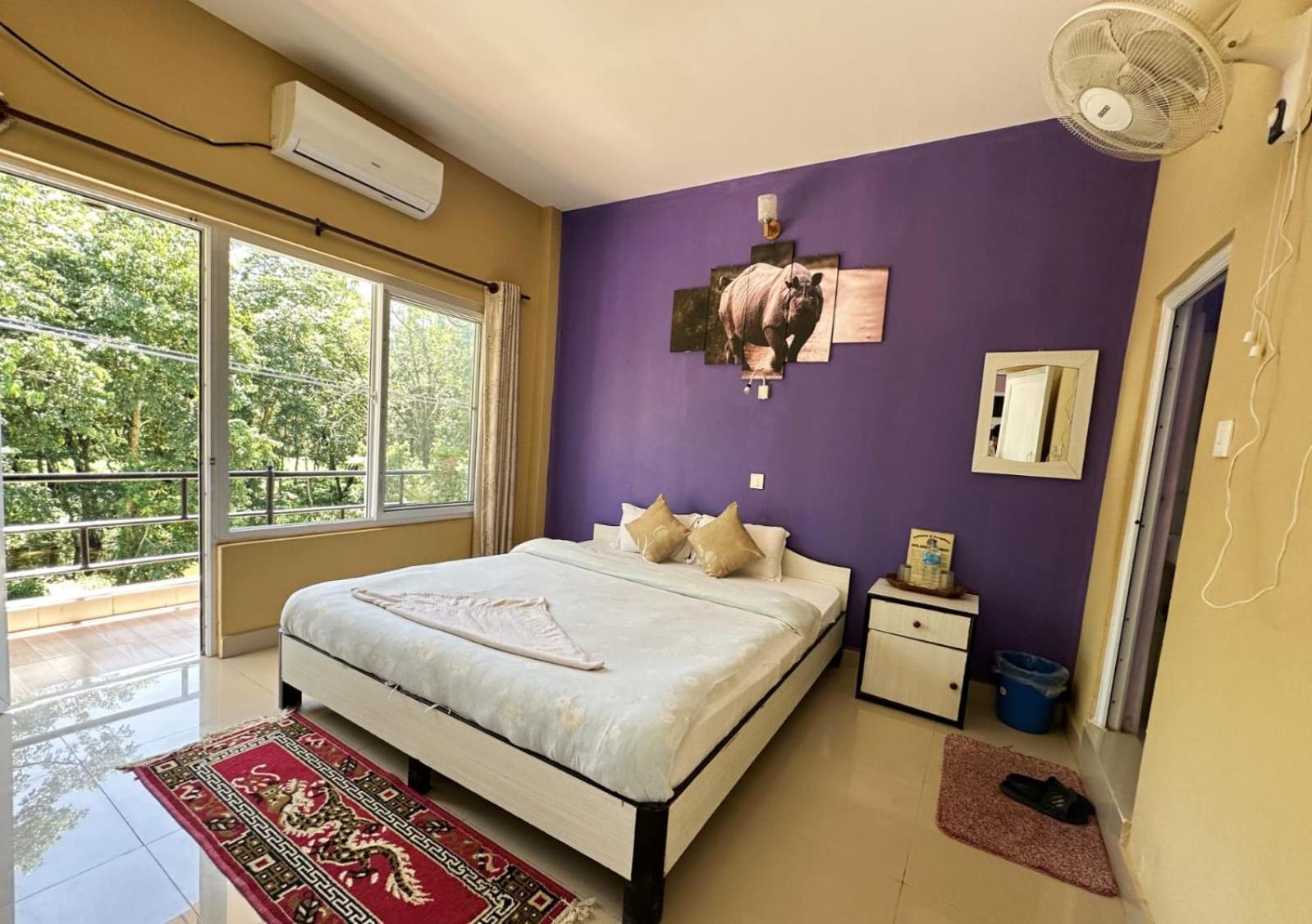 Hotel Rhinoceros-Homestay Sauraha Luaran gambar