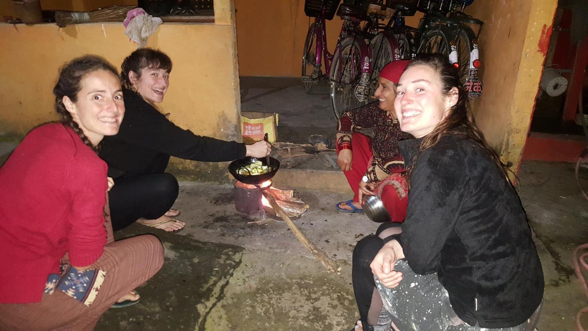 Hotel Rhinoceros-Homestay Sauraha Luaran gambar